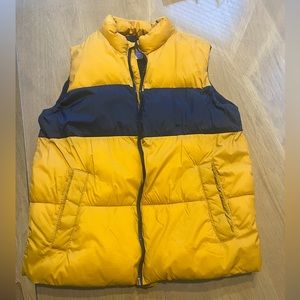 Boys Old Navy Puffy Vest, excellent condition, NWOT, size 10-12